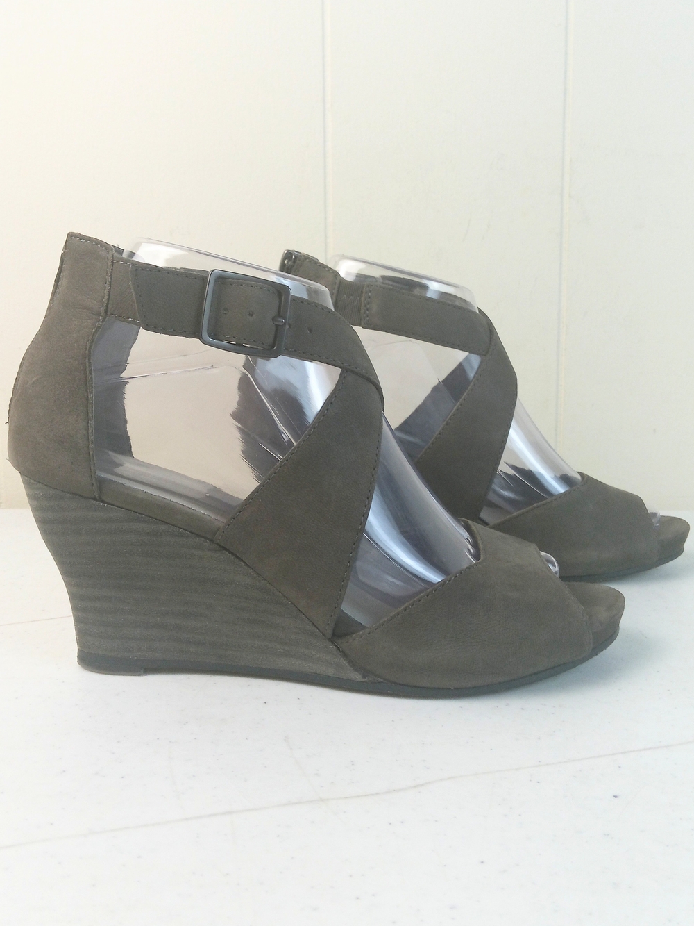 Eileen Fisher Carole Wedge Sandals Women Size 7 Gray Suede Leather Strappy Zip